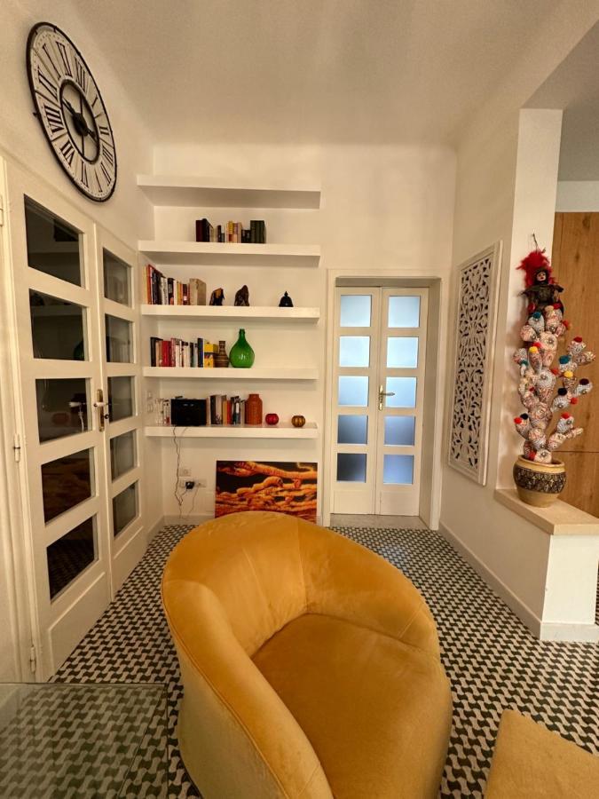 Charming Apt With Baroque View - Лече Екстериор снимка