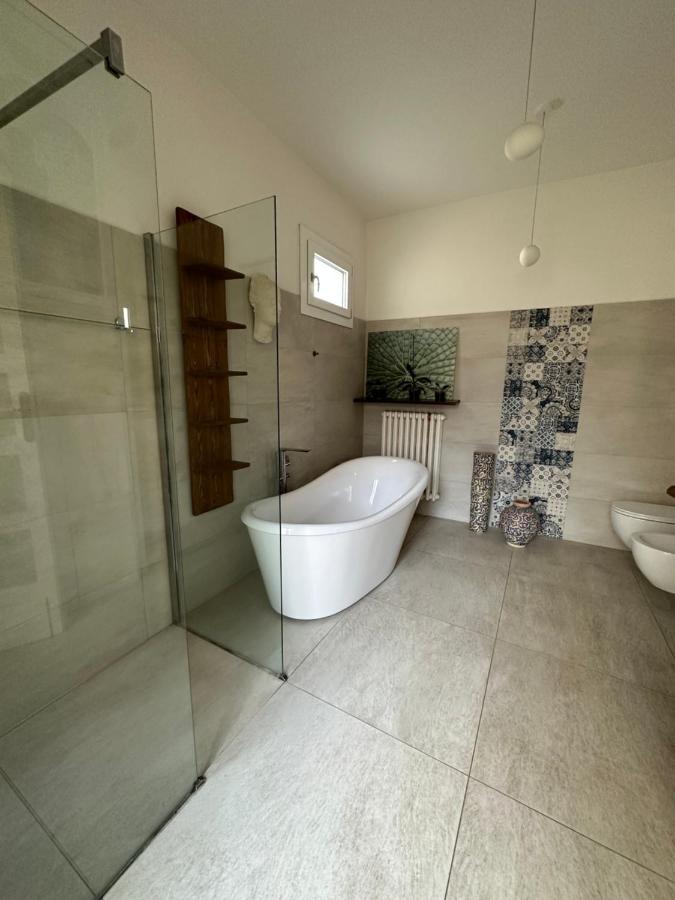 Charming Apt With Baroque View - Лече Екстериор снимка