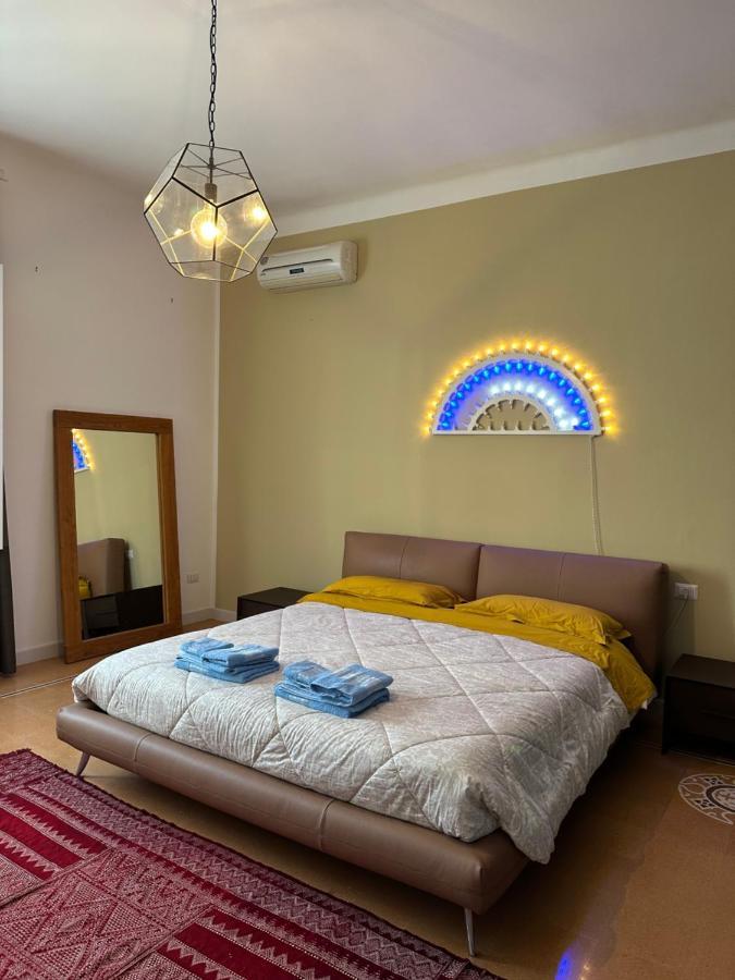 Charming Apt With Baroque View - Лече Екстериор снимка