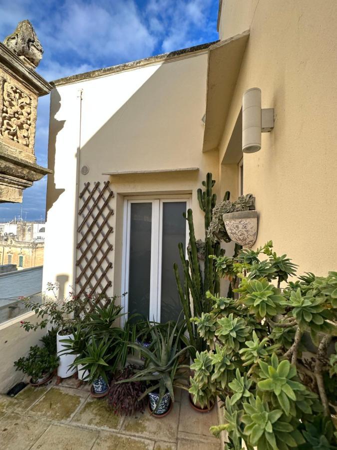 Charming Apt With Baroque View - Лече Екстериор снимка